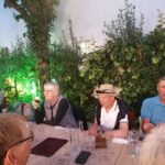 Die Alters-Abteilung der Kreta-Meisterschaften: Klaus (mit Hut) und Rudi aus Lemgo. Im wahren Leben auch Beinahe-Nachbarn...